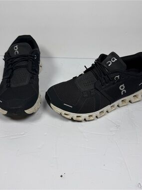 On Cloud 5 Black White Athletic Sneaker Running Shoes Women Size 7.5 US 59.98904